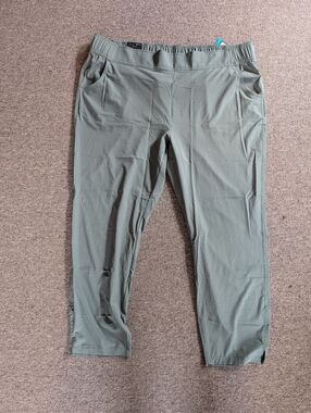 New With Tags Eddie Bauer Traveler Ankle Pant —W2X